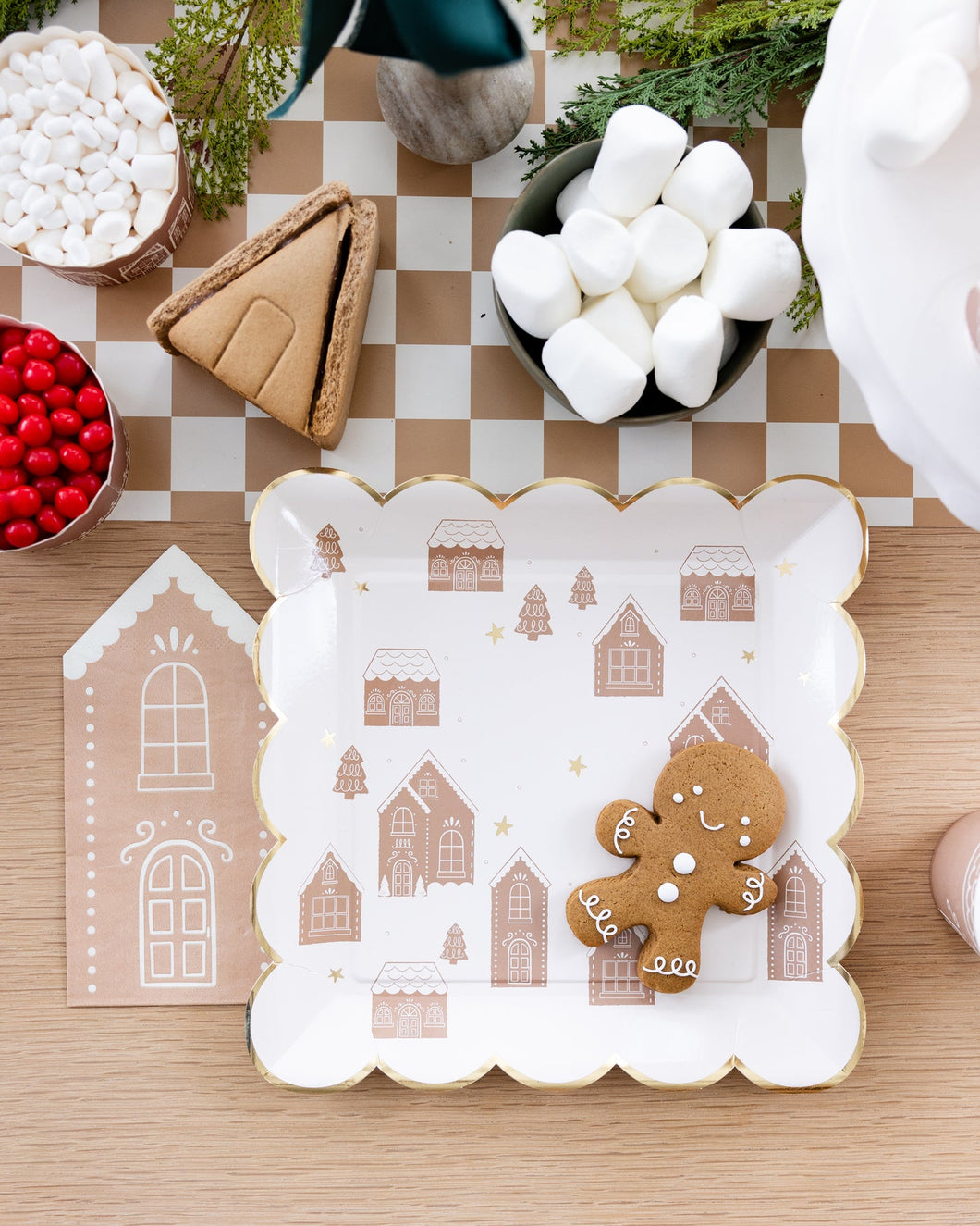 Platos Grandes Gingerbread House  - Paquete de 8