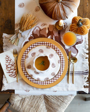 Cargar imagen en el visor de la galería, Platos Grandes Harvest Brown Gingham  - Paquete de 8
